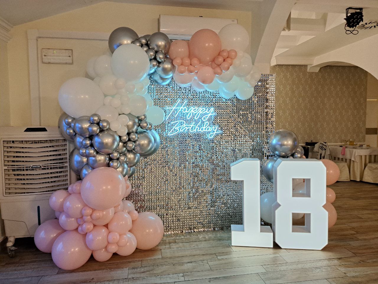 Ścianka balonowa kwadrat tło cekinowe golden rose, czarno/srebrno/golden rose