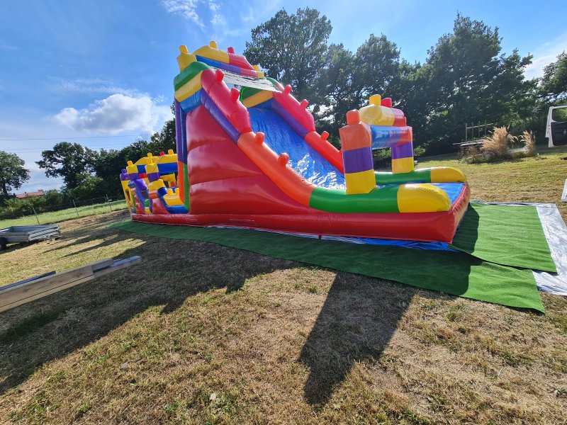 Wynajem dmuchanych atrakcji